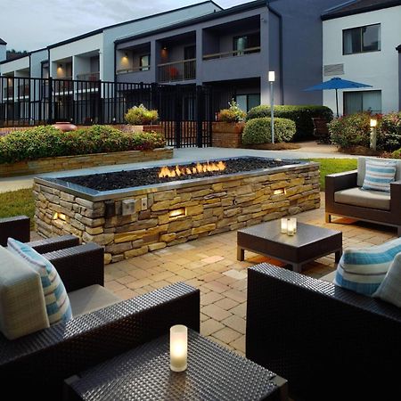 Courtyard By Marriott Raleigh Midtown Hotel Exterior photo
